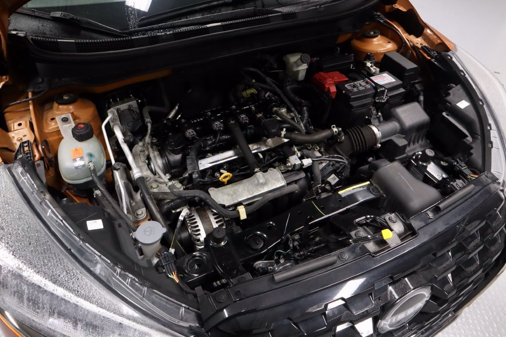 Certified 2023 Nissan Kicks SR w/ SR Premium Package FWD image 15