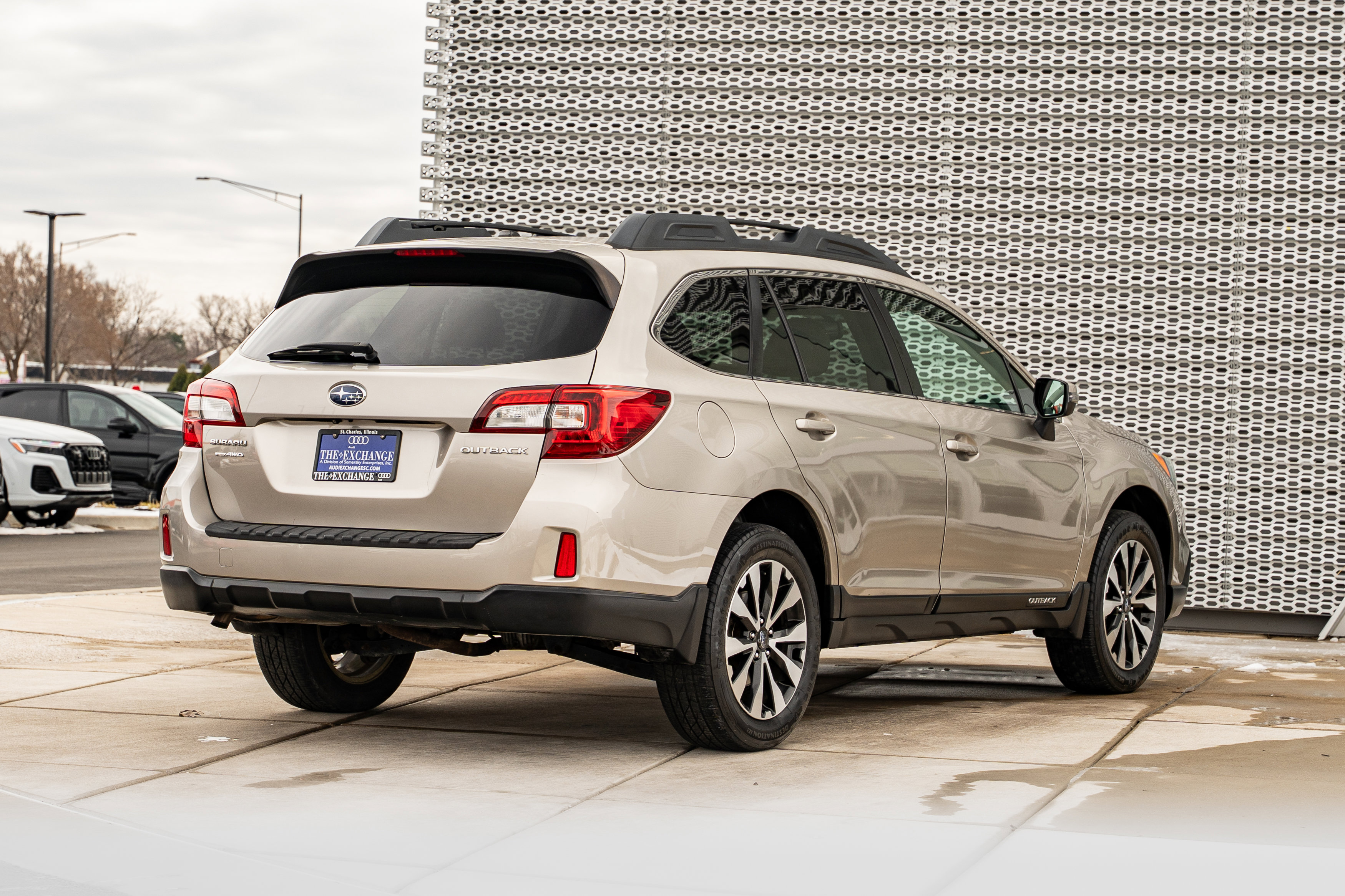 Used 2015 Subaru Outback 2.5i Limited image 4