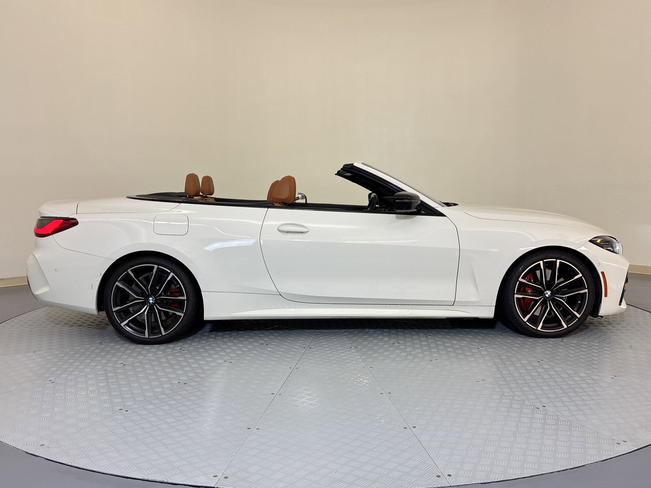 Used 2023 BMW 430i Convertible w/ M Sport Package image 7