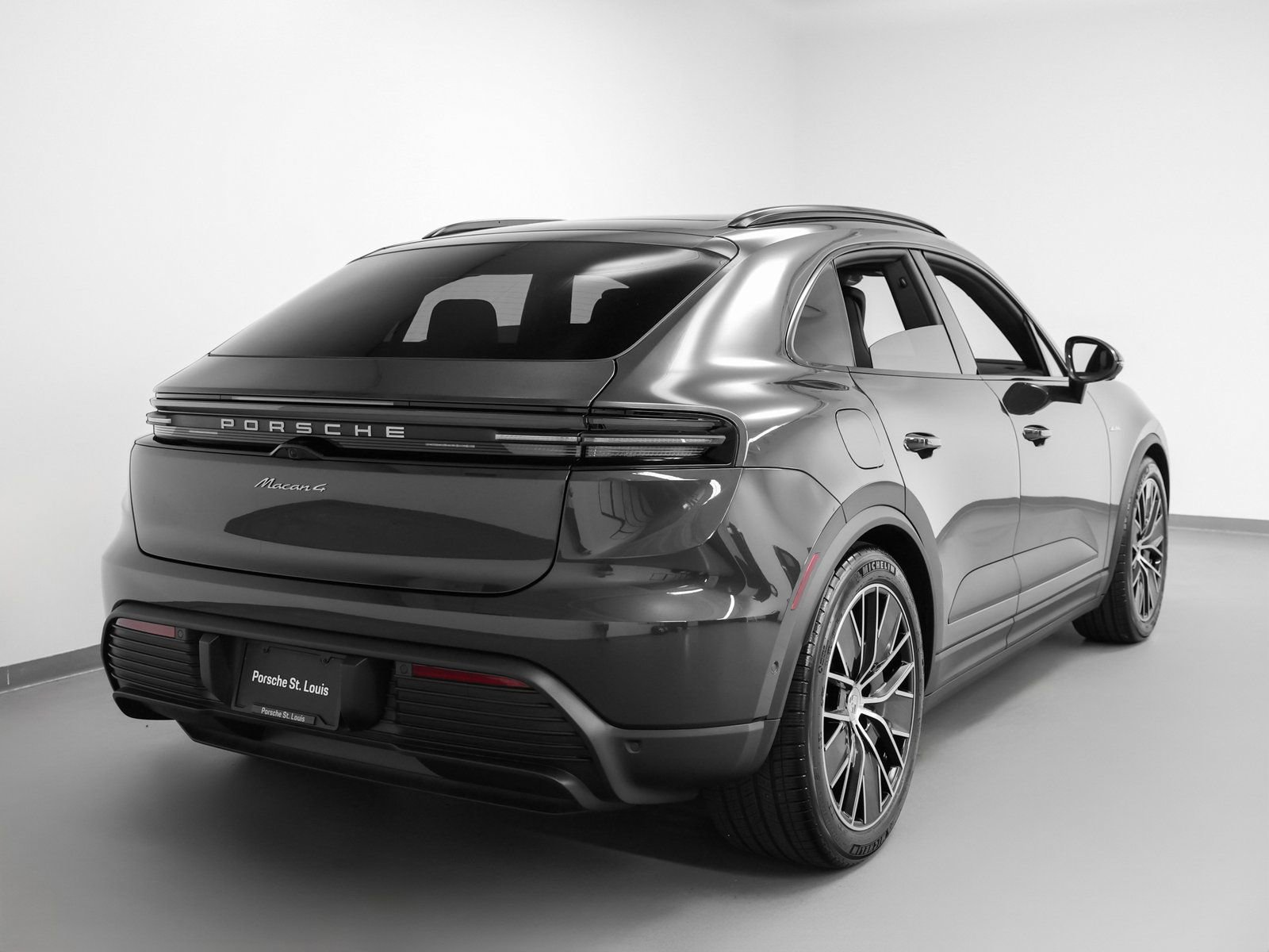 Certified 2025 Porsche Macan 4 Electric image 12