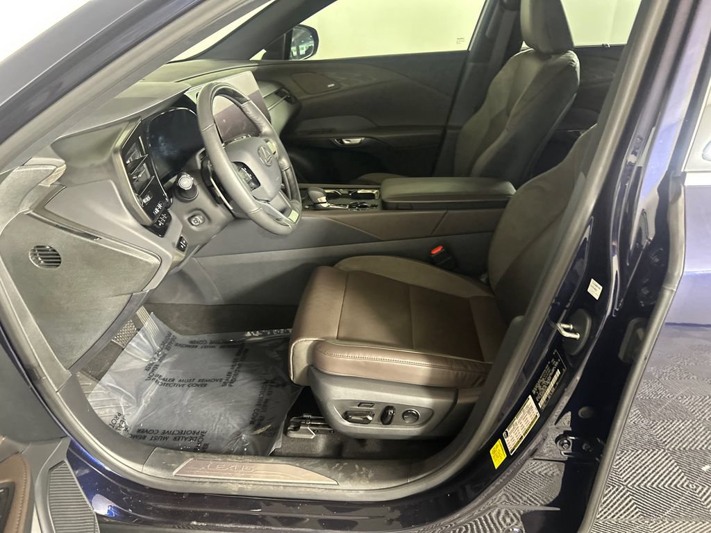 Used 2023 Lexus RX 350 w/ Accessory Package (2T) AWD/4WD image 9