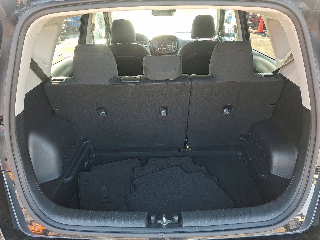 Used 2023 Kia Soul LX w/ Option Group 015 image 17