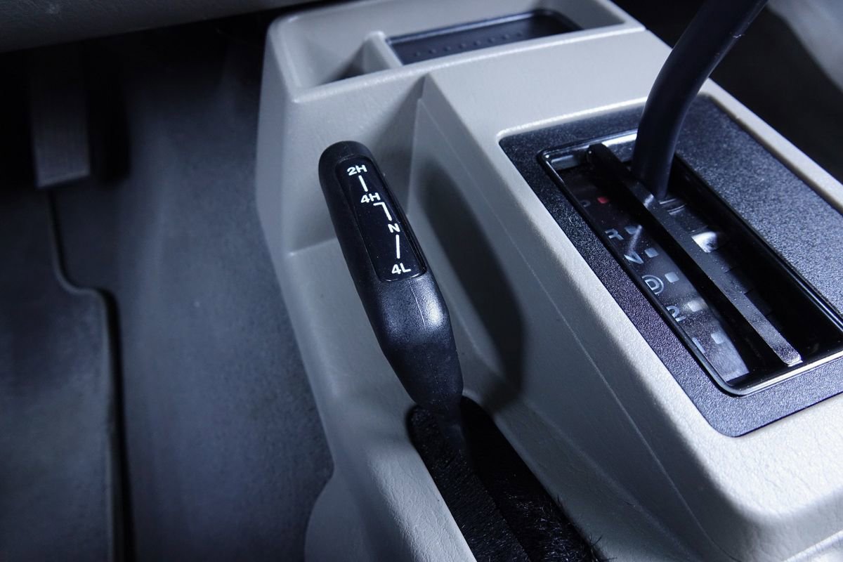 Used 2006 Jeep Wrangler Unlimited w/ Premium Audio Group image 8