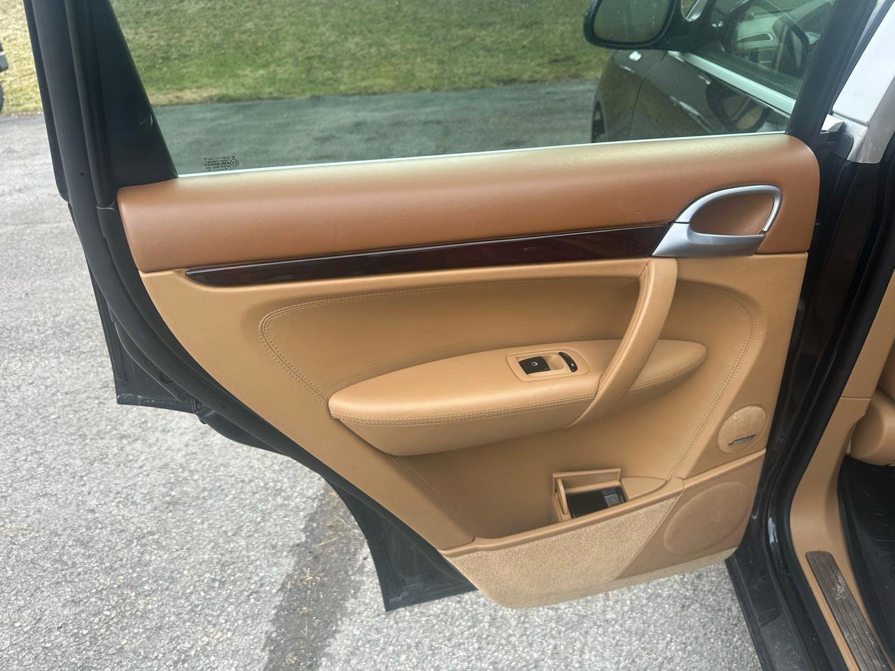 Used 2005 Porsche Cayenne Turbo AWD/4WD image 13