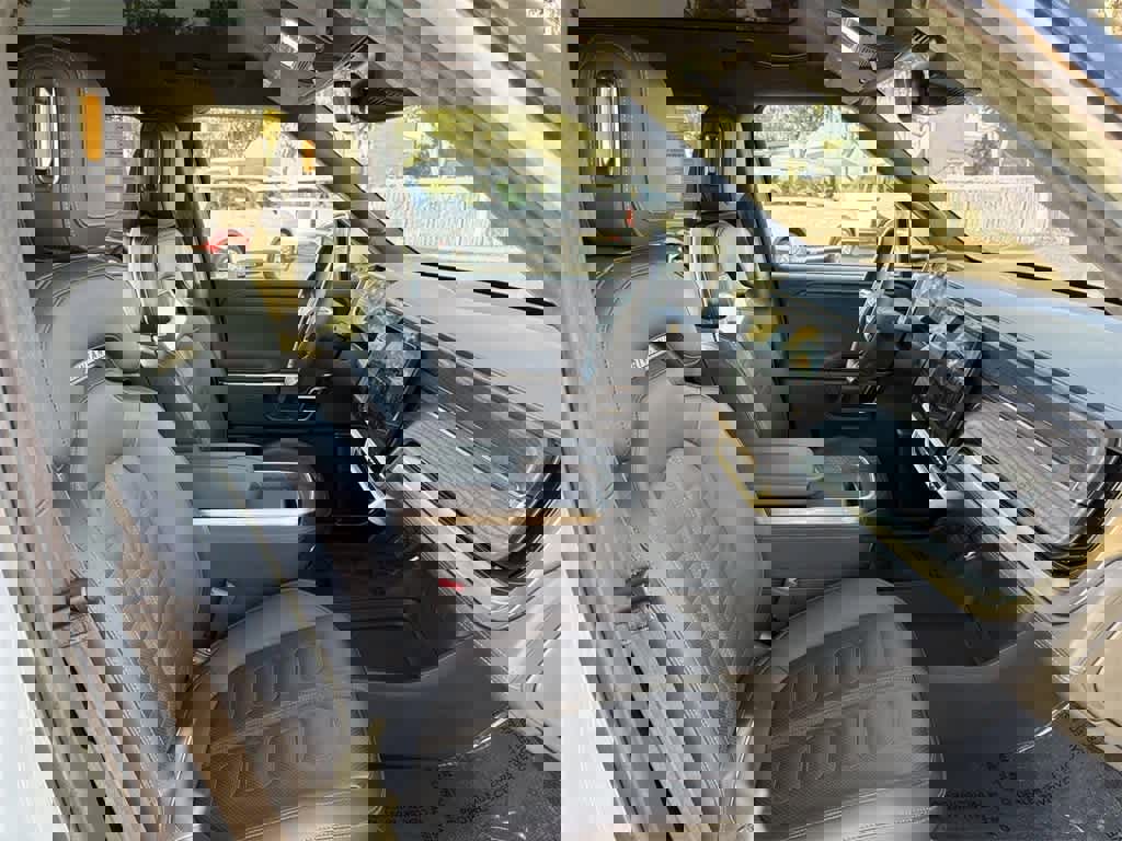 Used 2023 Rivian R1T Adventure image 32