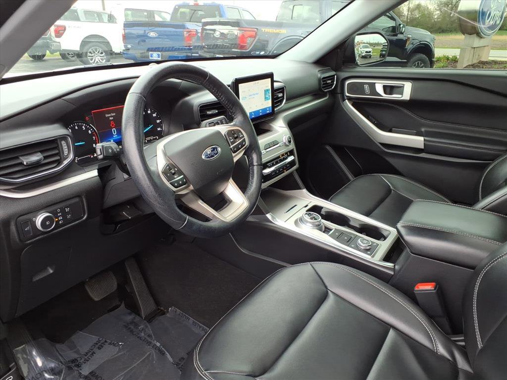 Used 2021 Ford Explorer XLT w/ Equipment Group 202A image 11