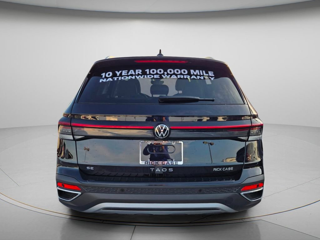 New 2026 Volkswagen Taos SE FWD image 4