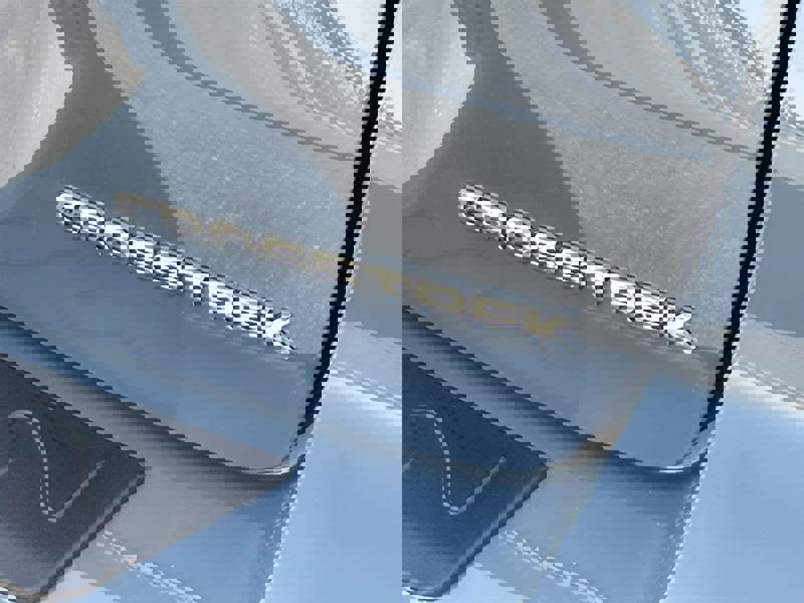 Used 2025 Subaru Crosstrek 2.0i Premium image 10