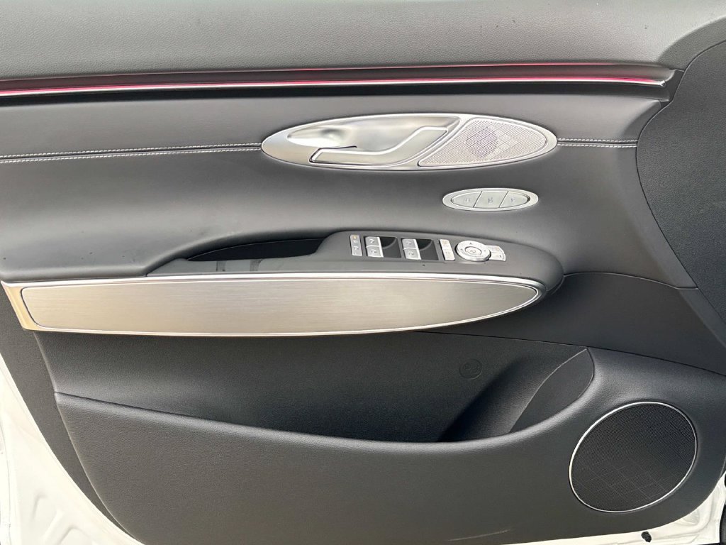 New 2026 Genesis G70 2.5T RWD image 25