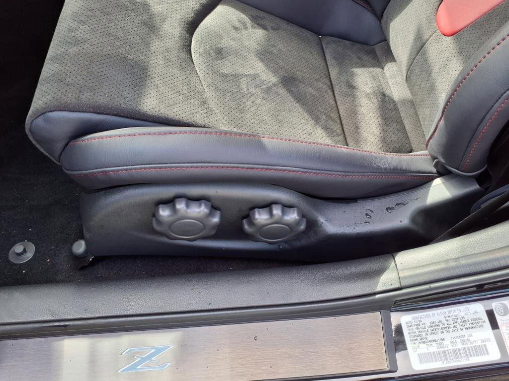New 2025 Nissan Z NISMO w/ Floor Mat Package image 15
