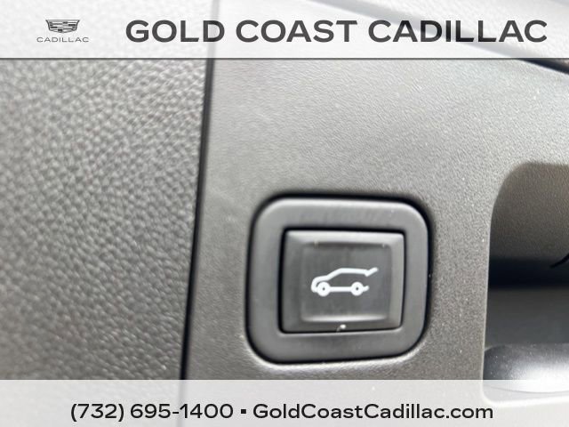 Used 2024 Cadillac XT4 Luxury w/ Cold Weather Package FWD image 13