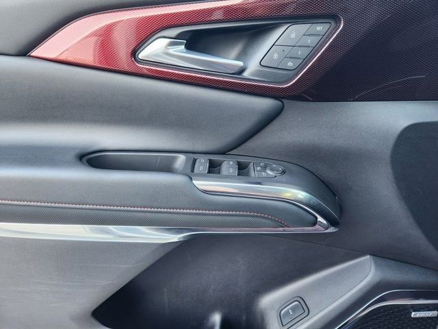 Used 2025 Chevrolet Traverse RS image 24