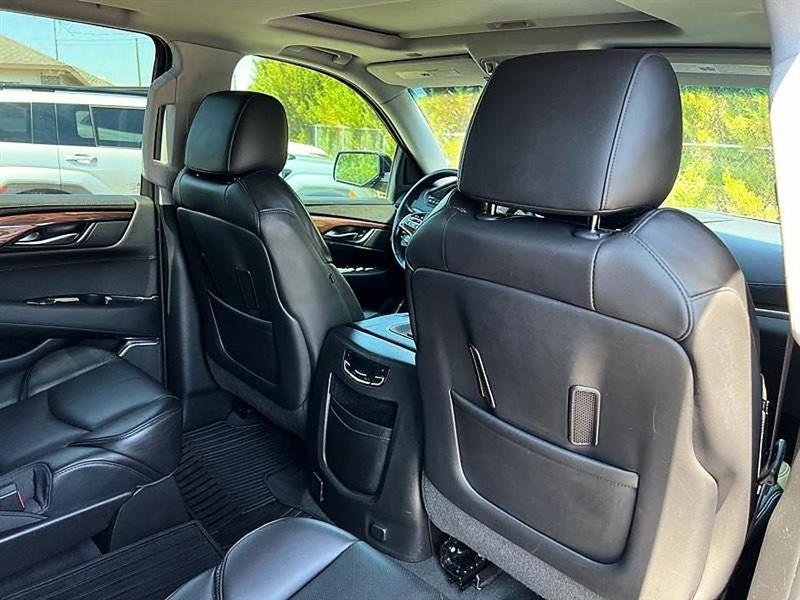 Used 2015 Cadillac Escalade Luxury RWD image 42