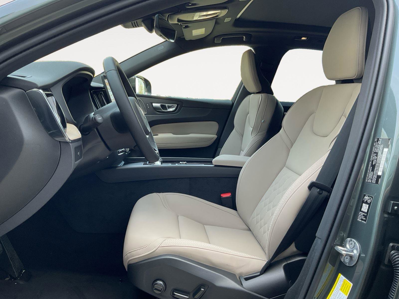 New 2026 Volvo XC60 B5 Plus w/ Climate Package AWD/4WD image 9