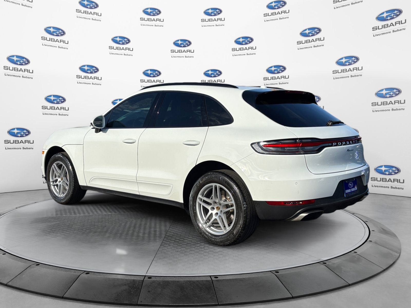 Used 2021 Porsche Macan AWD/4WD image 3