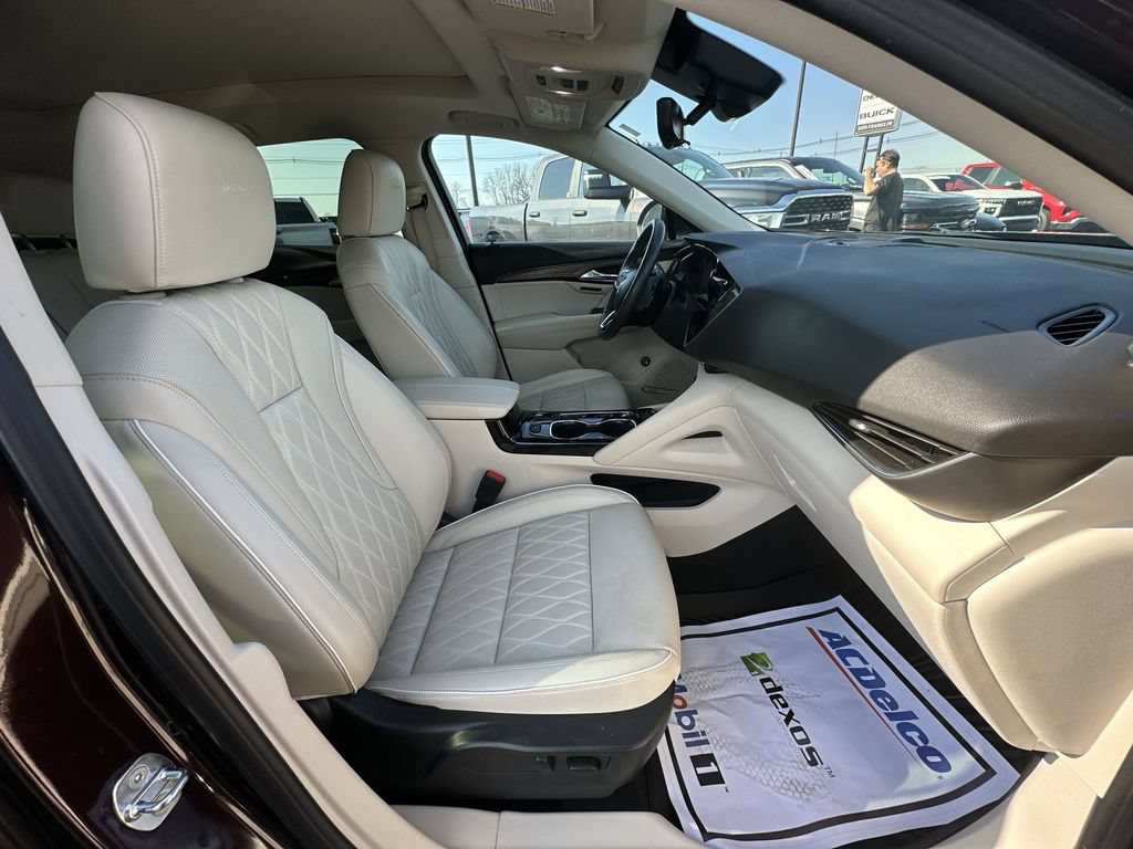Used 2023 Buick Envision Avenir AWD/4WD image 25