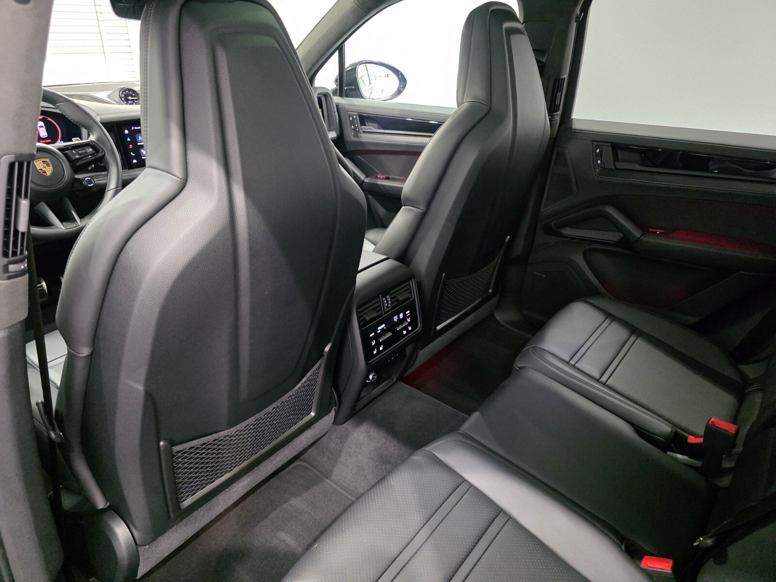 Used 2025 Porsche Cayenne GTS AWD/4WD image 12