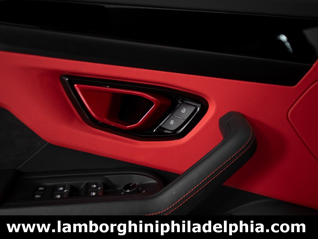 Used 2024 Lamborghini Urus S image 11