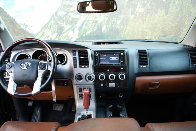 Used 2014 Toyota Sequoia Platinum image 18