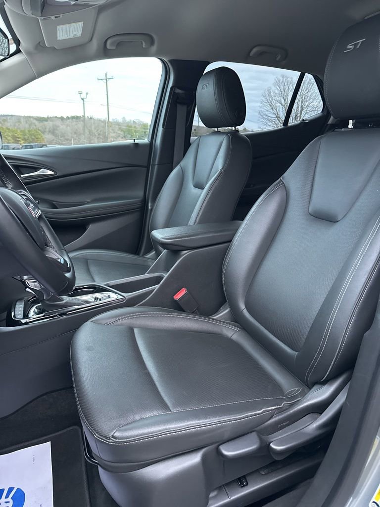 Used 2024 Buick Encore GX Sport Touring image 9