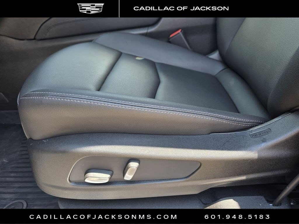 New 2026 Cadillac XT5 Luxury w/ LPO, Floor Liner Package AWD/4WD image 13