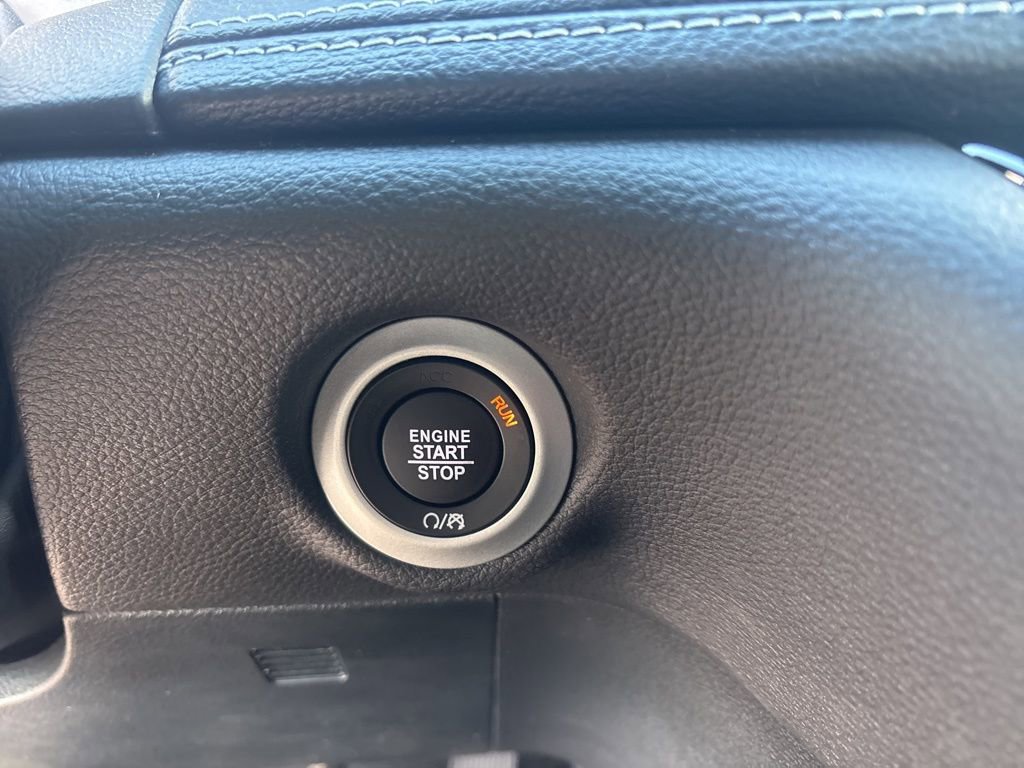 New 2026 Chrysler Pacifica Select image 16