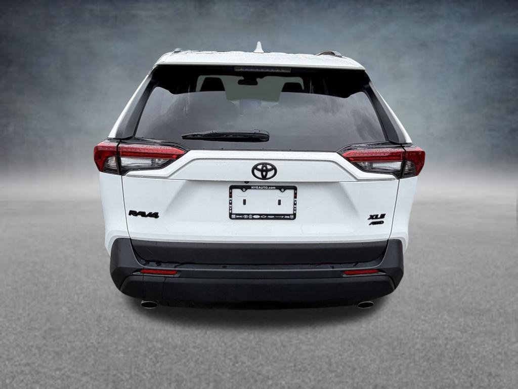 Used 2023 Toyota RAV4 XLE w/ XLE Grade Weather Package AWD/4WD image 4