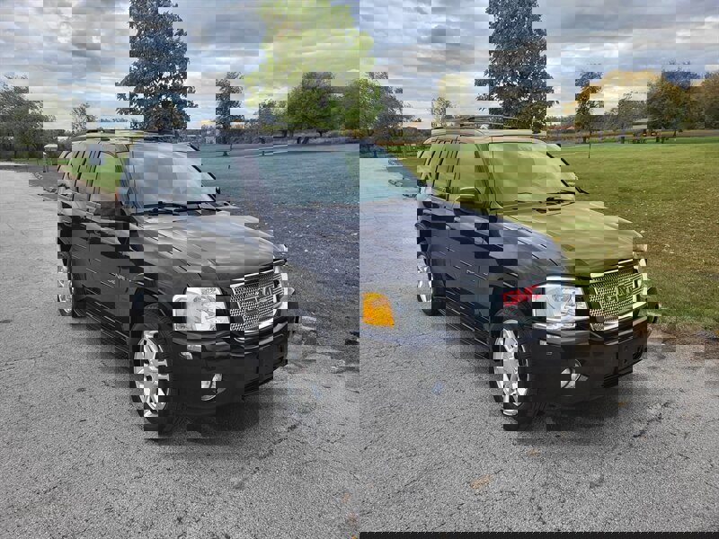 Used 2007 GMC Envoy Denali image 5