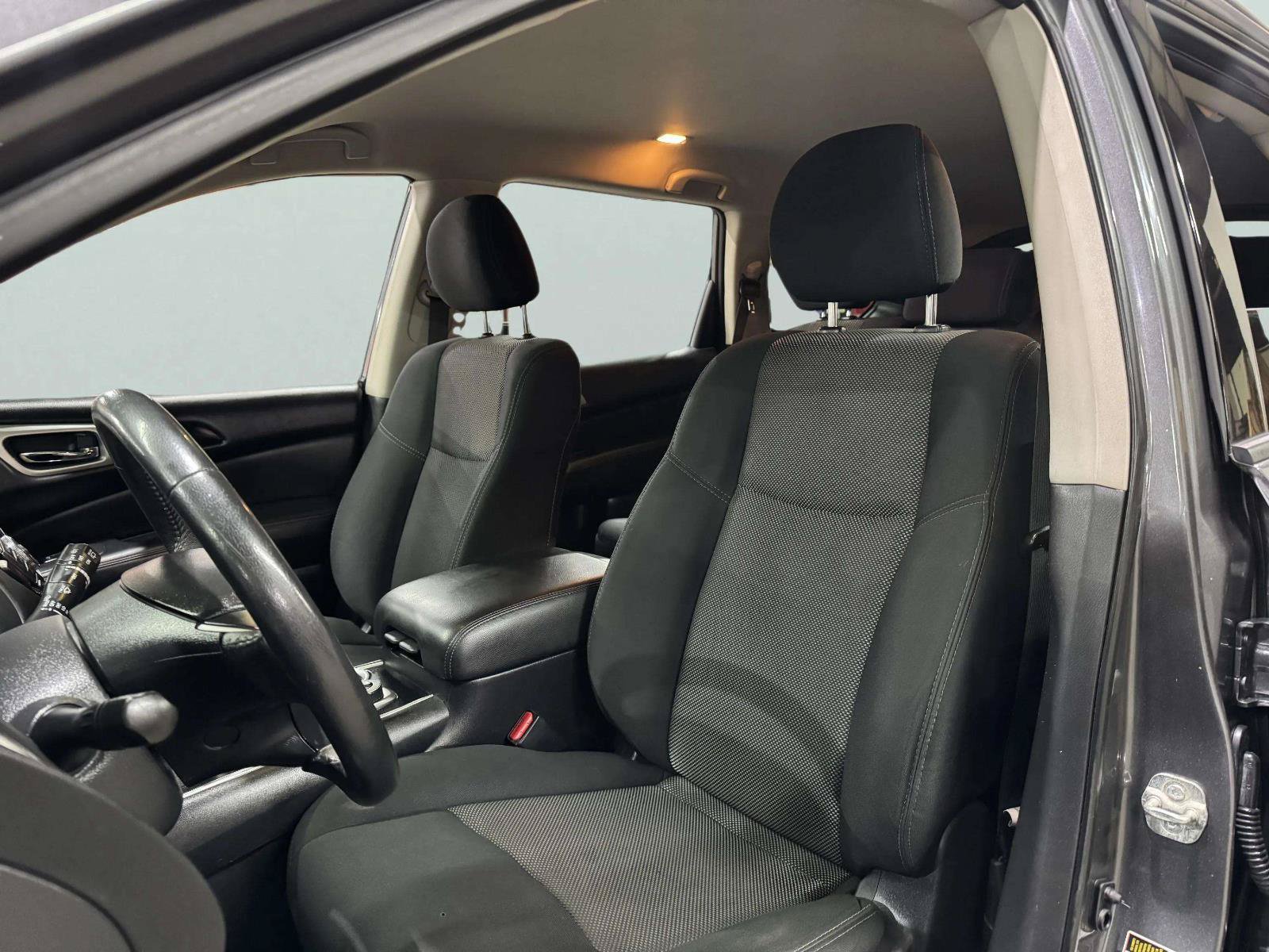 Used 2019 Nissan Pathfinder SV AWD/4WD image 24