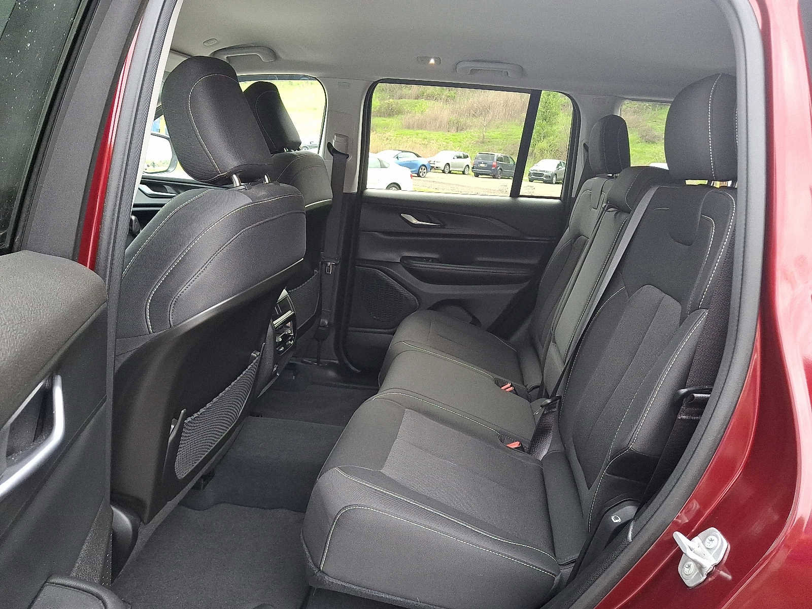 Used 2023 Jeep Grand Cherokee Laredo w/ Luxury Tech Group I image 10