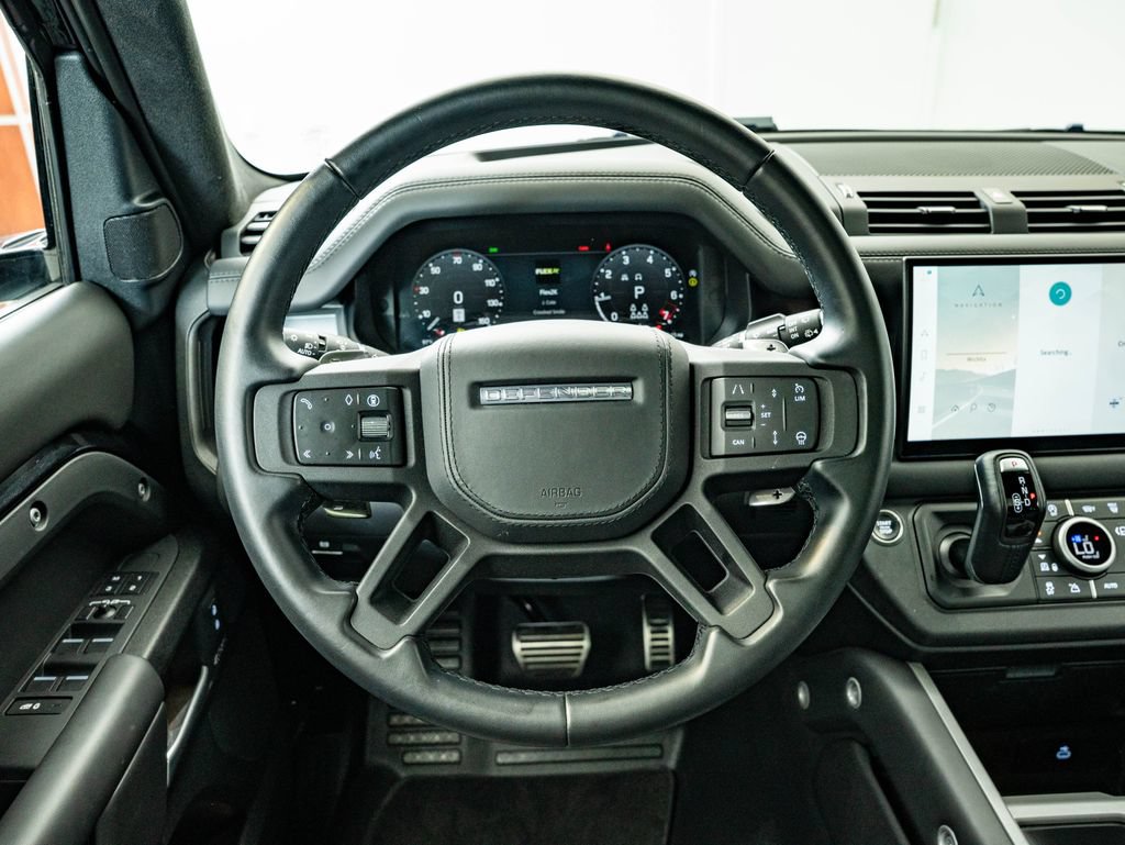 Used 2025 Land Rover Defender 130 V8 AWD/4WD image 40