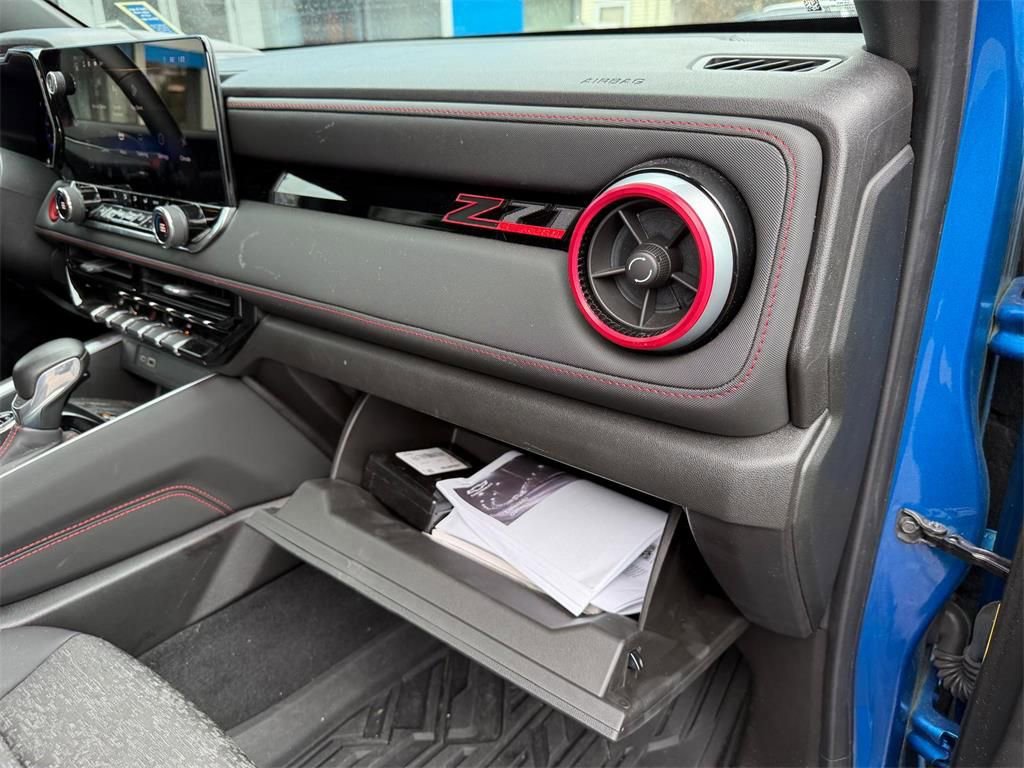 Used 2024 Chevrolet Colorado Z71 w/ Z71 Convenience Package 2 image 41