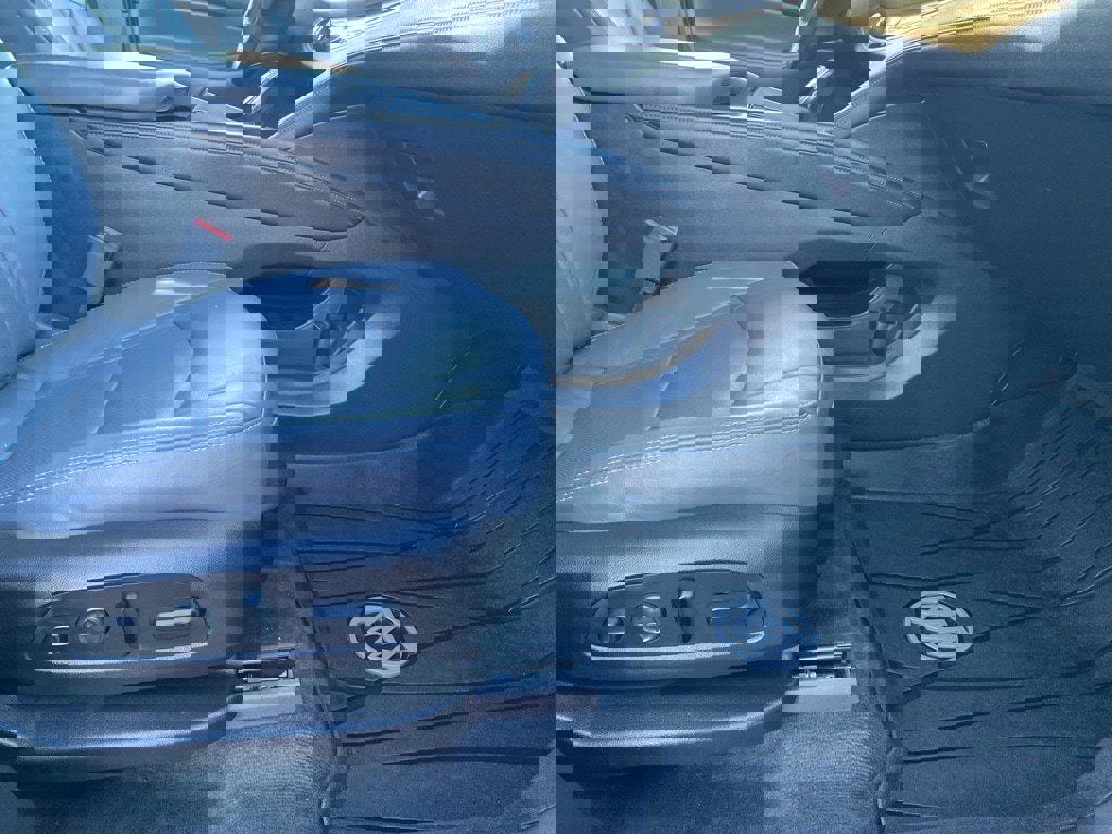 Used 2021 Buick Enclave Premium w/ Sun and Sites Package image 24