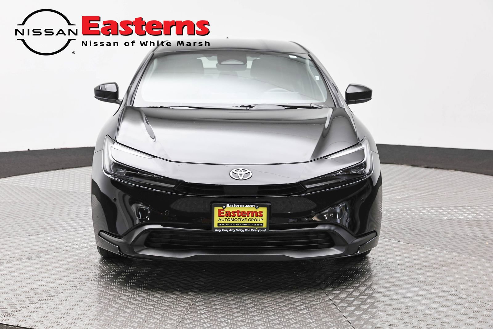 Used 2023 Toyota Prius LE FWD image 2