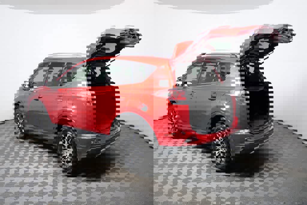 Used 2017 Toyota RAV4 XLE image 26