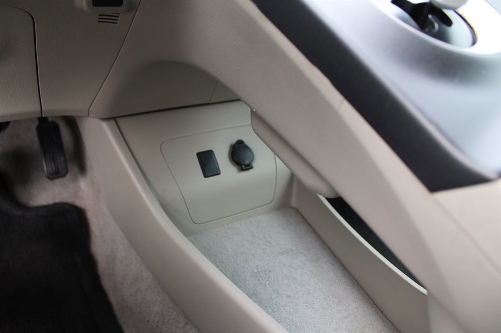 Used 2011 Toyota Prius Five image 24