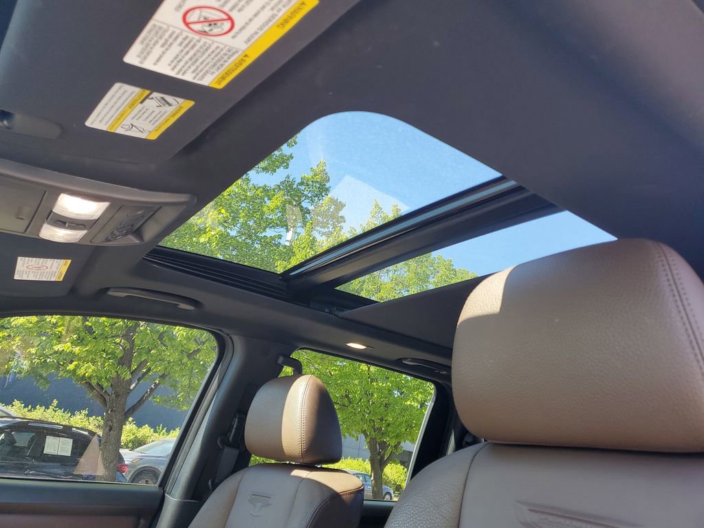 Used 2022 Nissan Titan Platinum Reserve w/ Moonroof Package AWD/4WD image 11