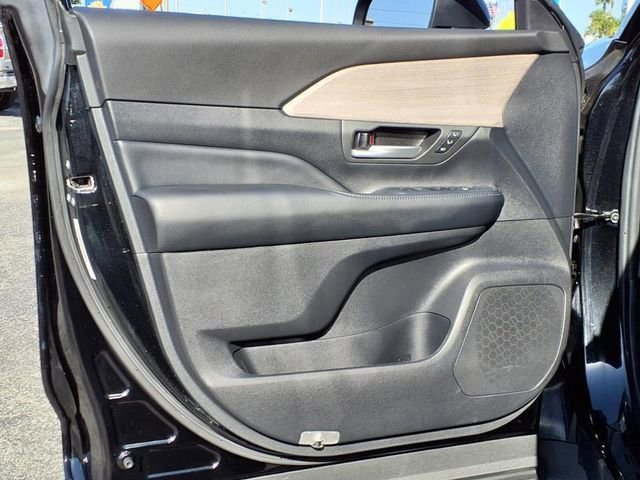 Used 2024 Toyota Grand Highlander Platinum image 9