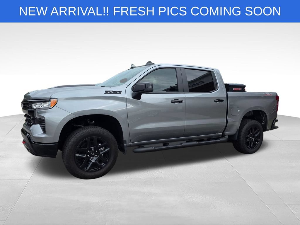 Used 2026 Chevrolet Silverado 1500 LT Trail Boss w/ Convenience Package II AWD/4WD image 2