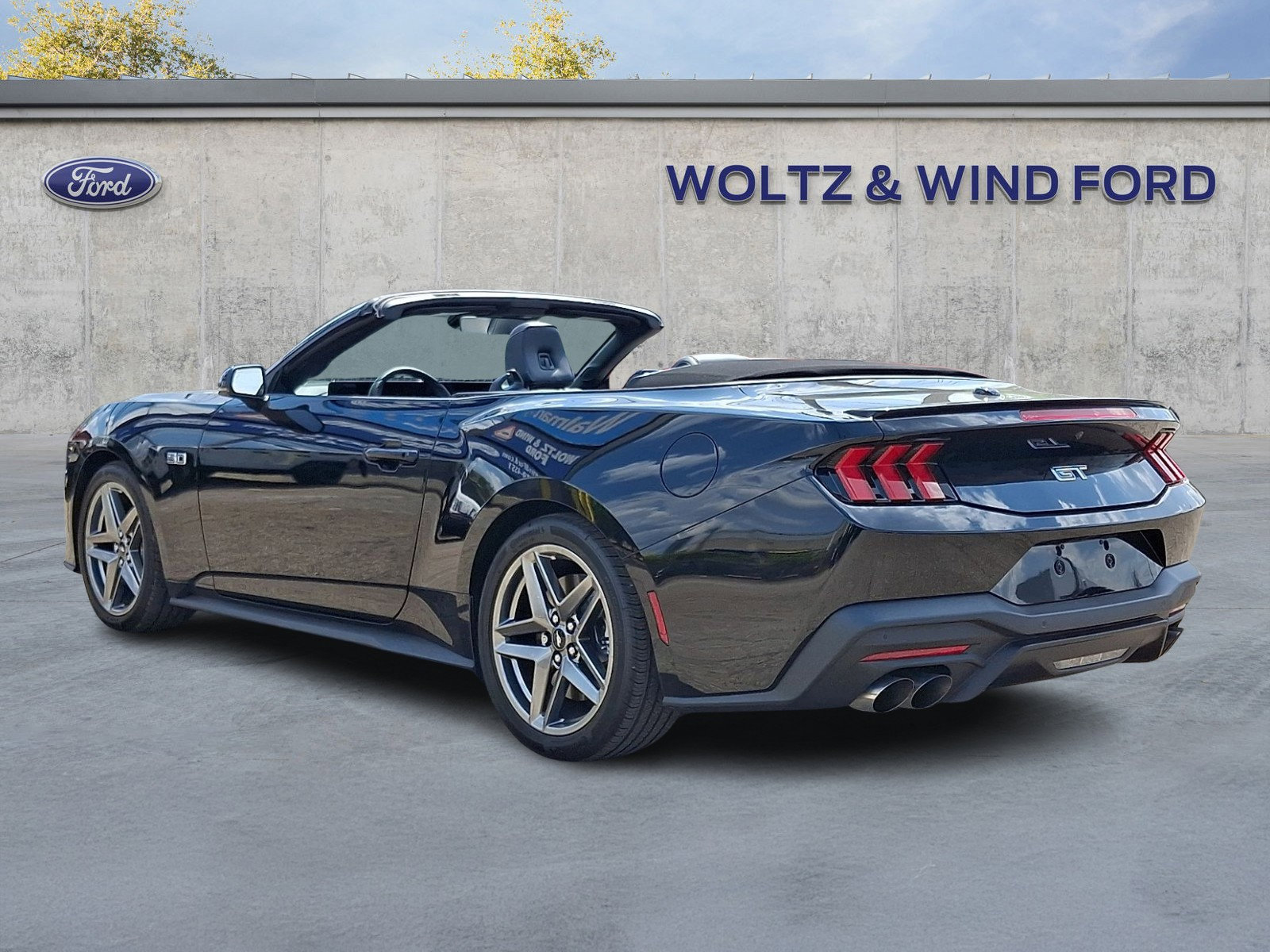 Used 2024 Ford Mustang GT Premium RWD image 4