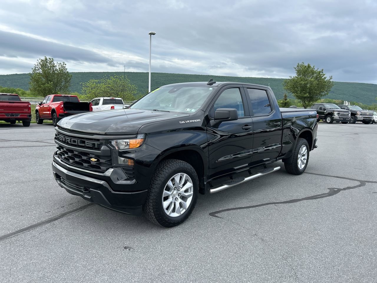 Used 2022 Chevrolet Silverado 1500 Custom AWD/4WD image 3