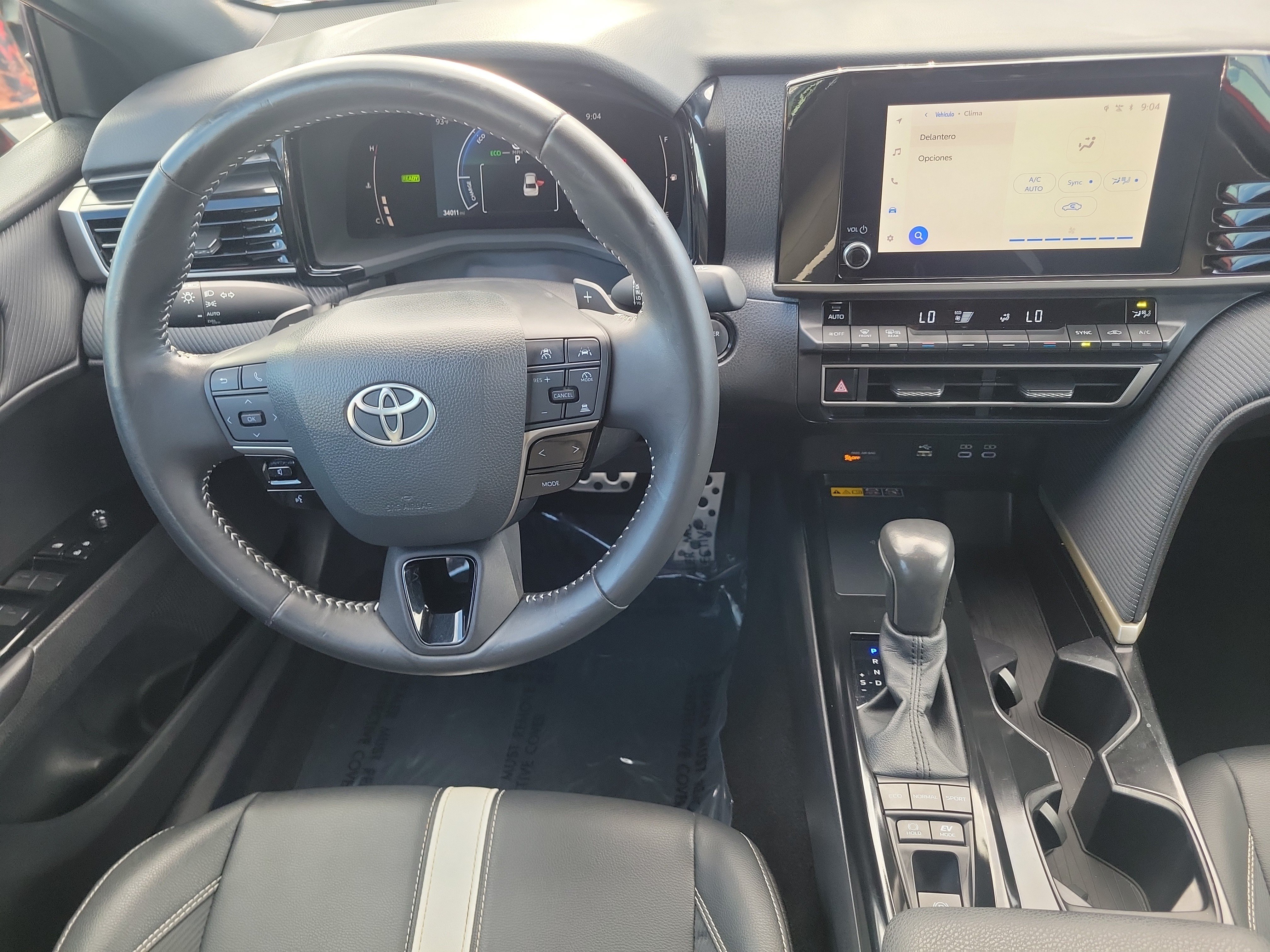 Used 2025 Toyota Camry SE w/ Convenience Package FWD image 18