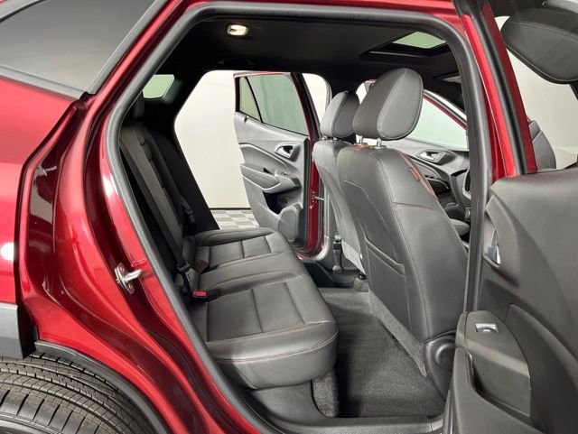 Used 2024 Chevrolet Trax RS w/ Sunroof Package FWD image 44