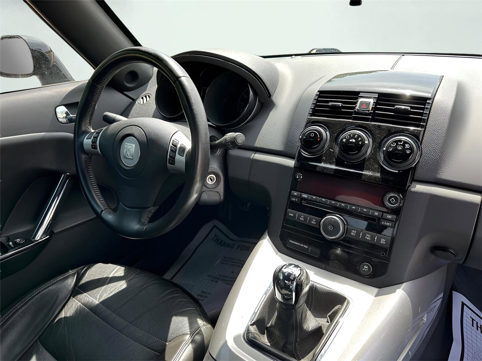 Used 2008 Saturn Sky w/ Weekend Getaway Package image 22