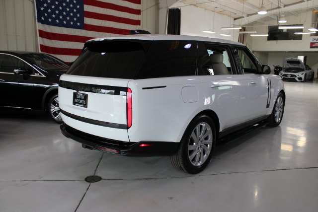Used 2024 Land Rover Range Rover Long Wheelbase SE AWD/4WD image 44