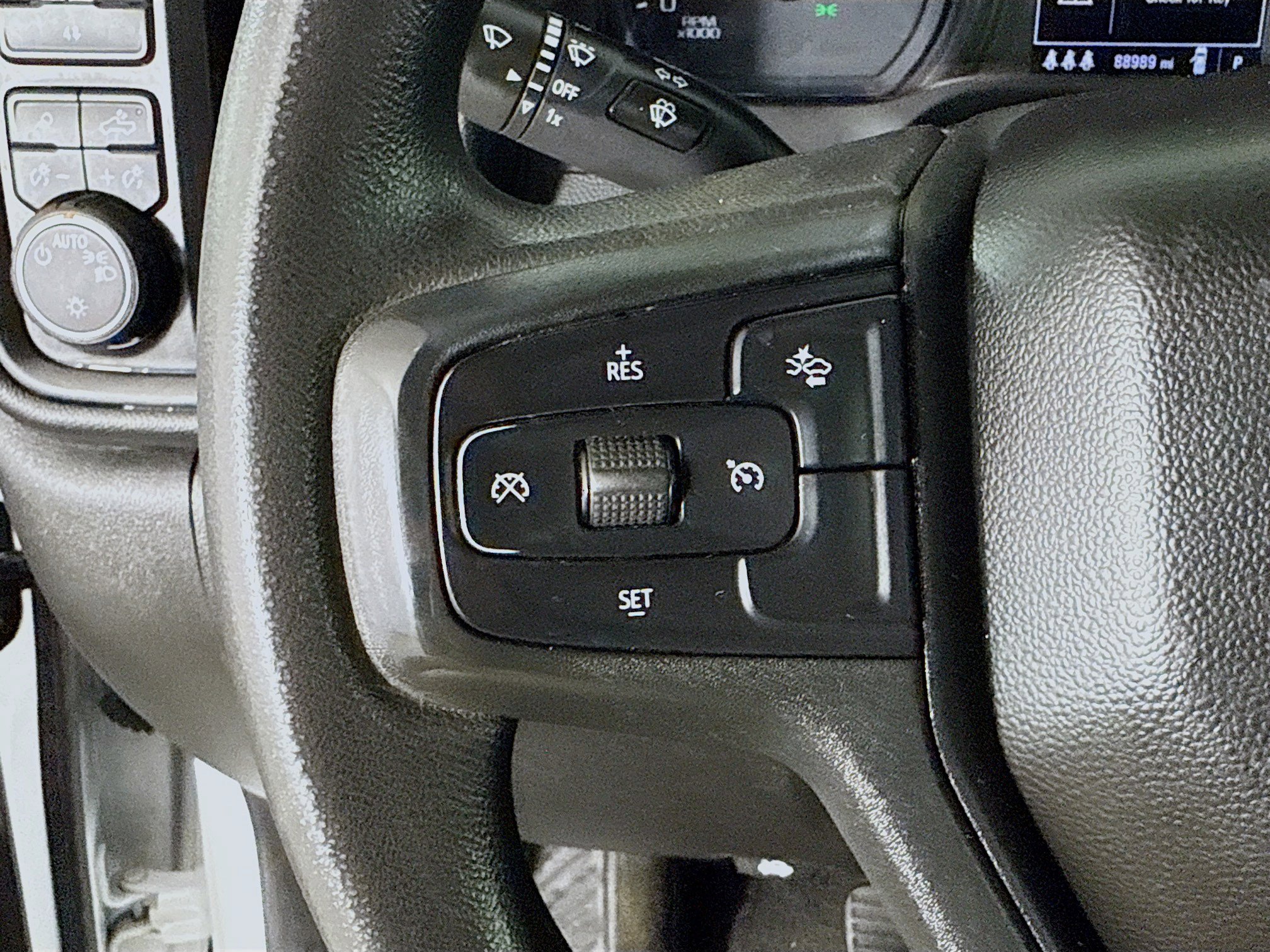 Used 2024 Chevrolet Silverado 2500 Custom w/ Custom Value Package image 14