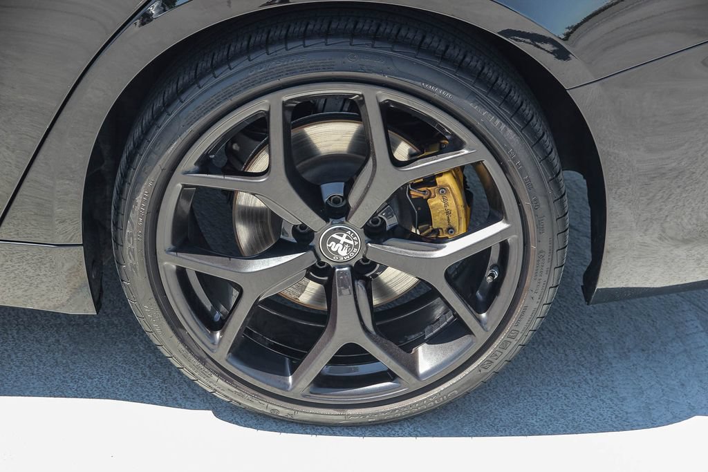 Used 2020 Alfa Romeo Giulia Ti Sport RWD image 11