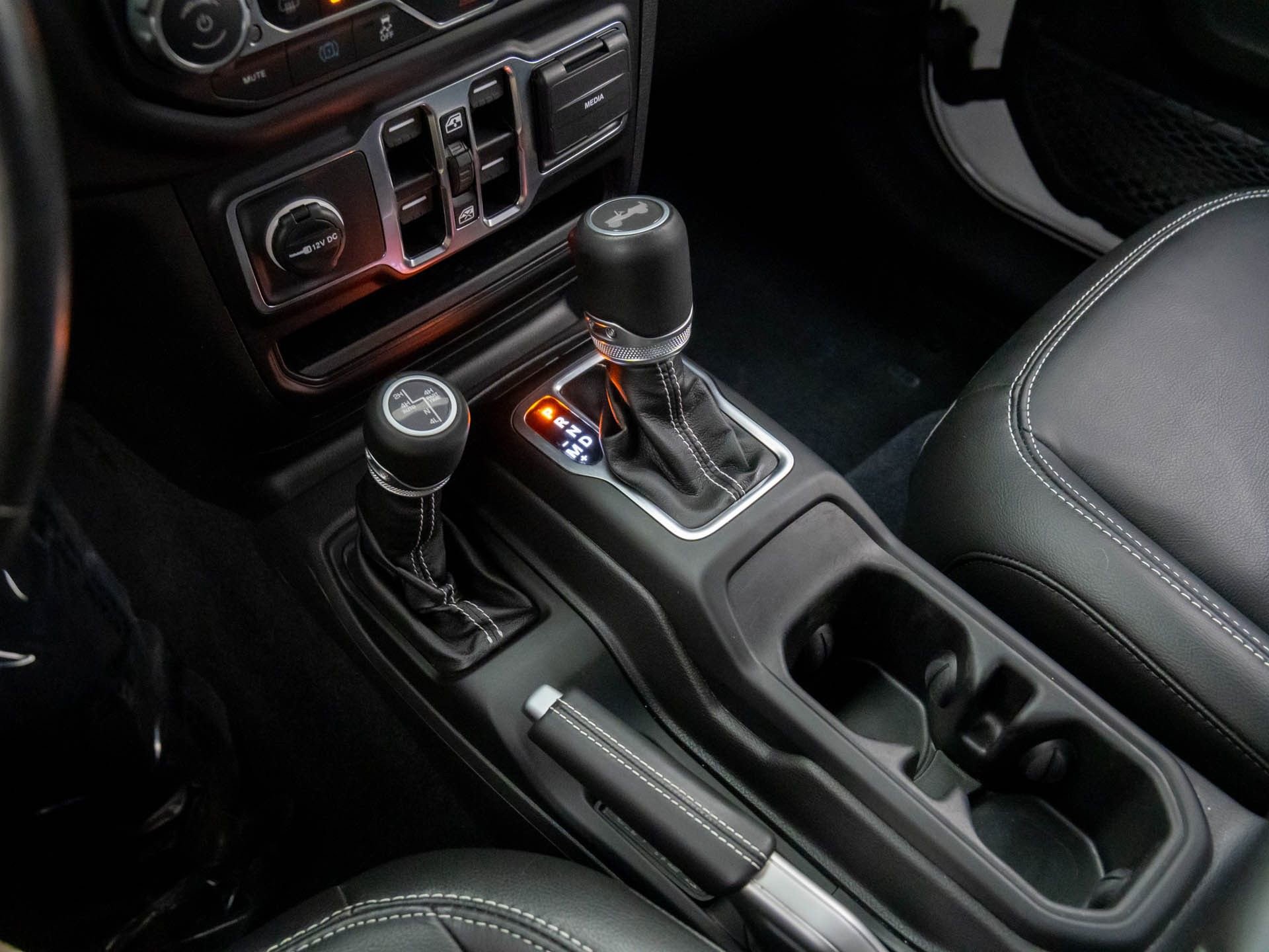 Used 2022 Jeep Wrangler Unlimited Sahara w/ Cold Weather Group image 11