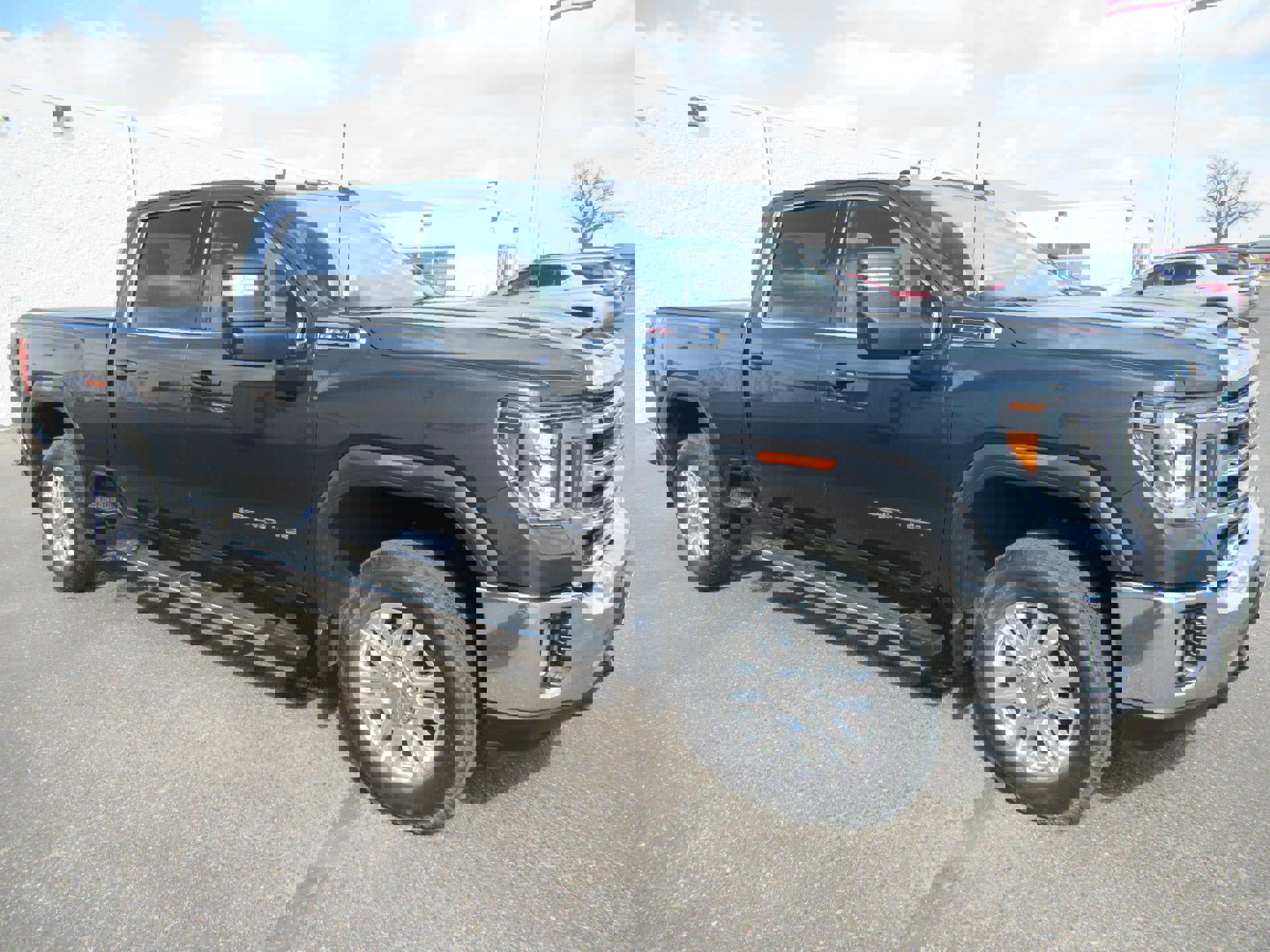 Used 2020 GMC Sierra 3500 SLE w/ SLE Value Package image 4