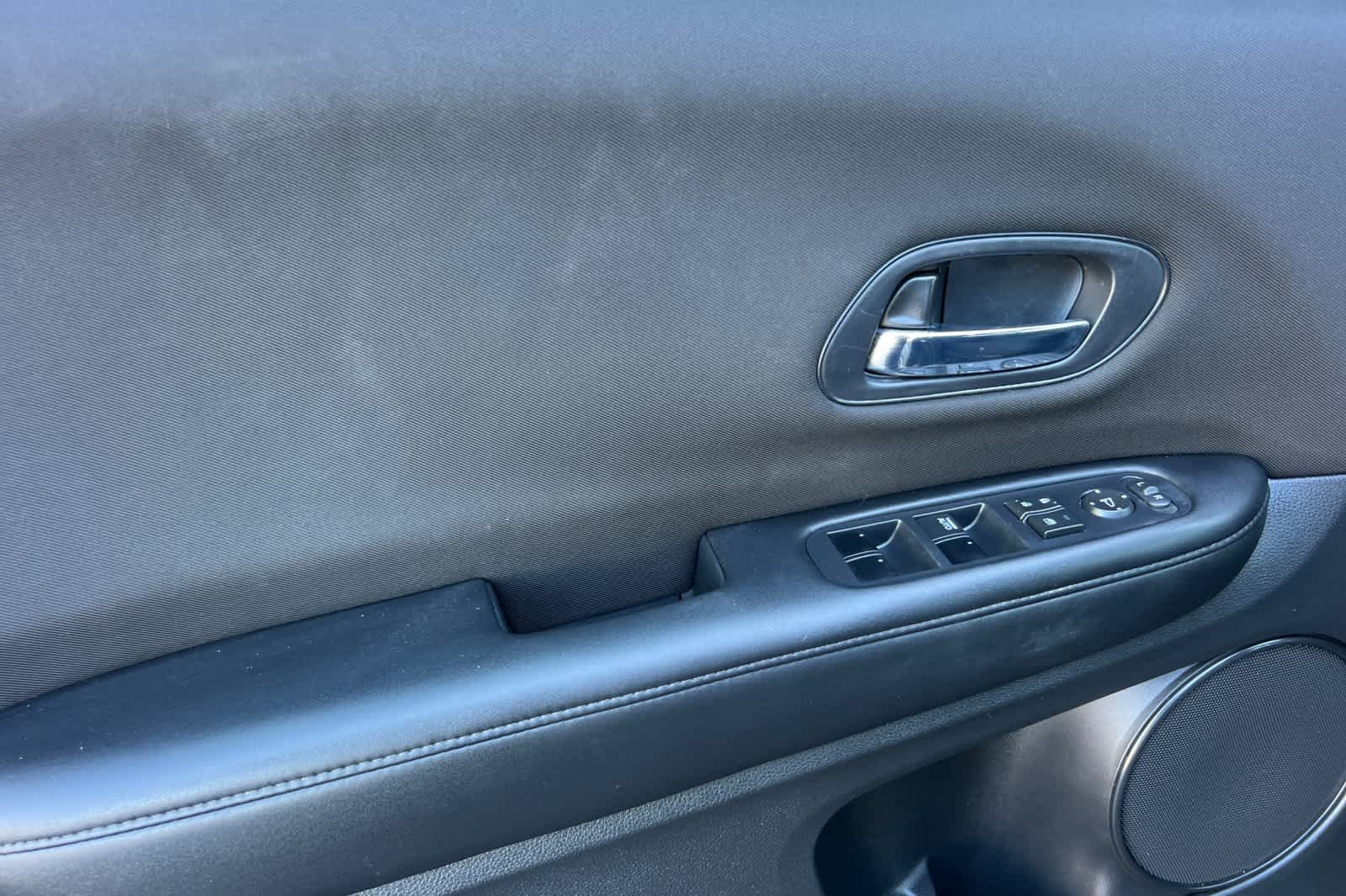 Used 2018 Honda HR-V LX image 12